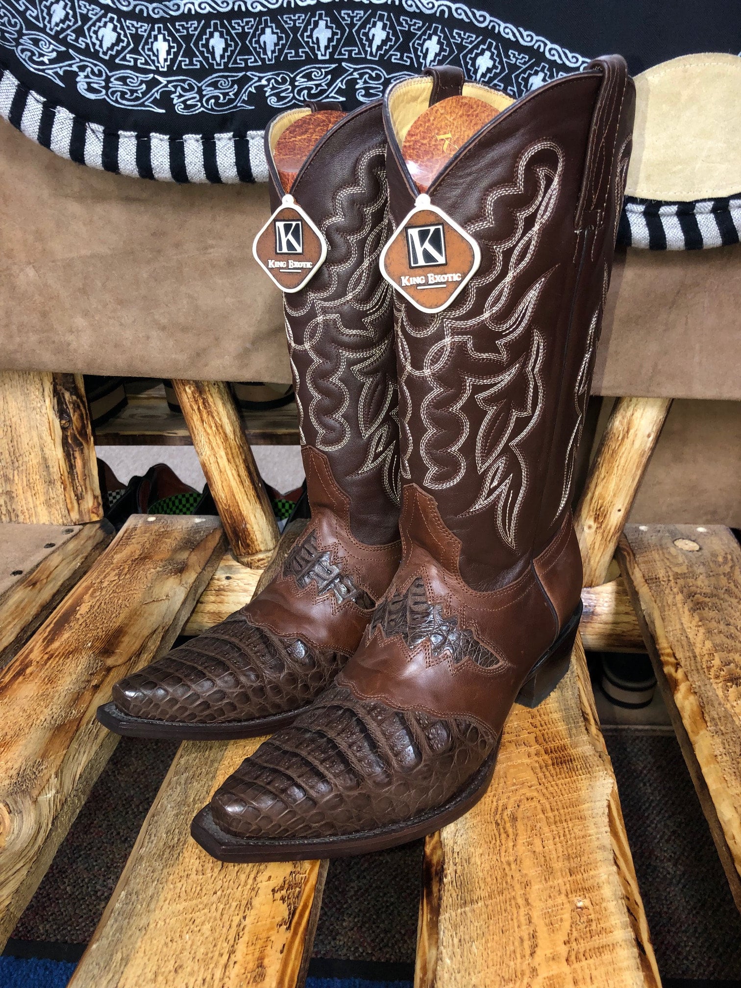 Gavanas western top wear